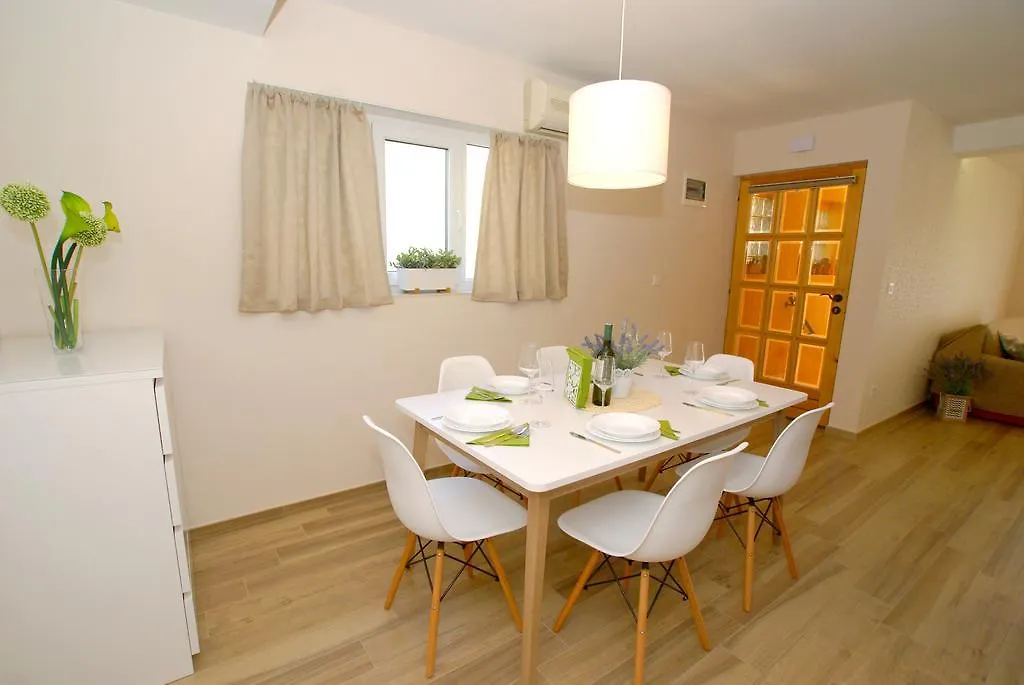 נובי ווינודולסקי Apartments Buneta